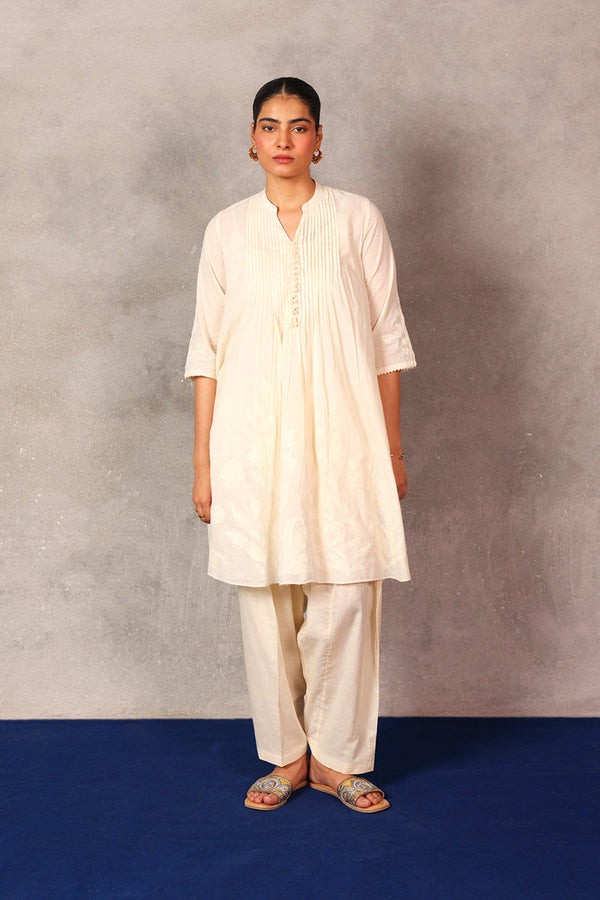 Nureh Safaid Dastan Set