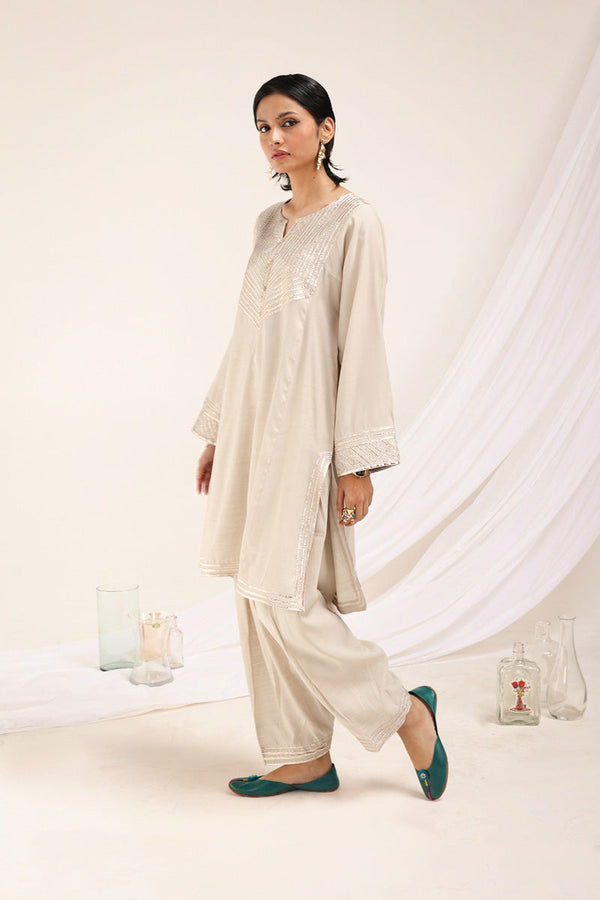Sunehri Naqsh Zareen Suit