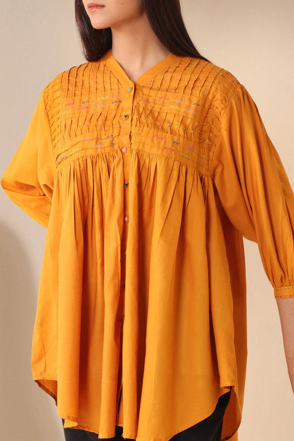 Color Waves Pleated Top