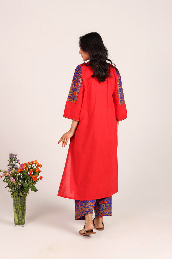 Gilded Glam Iconic Ensemble