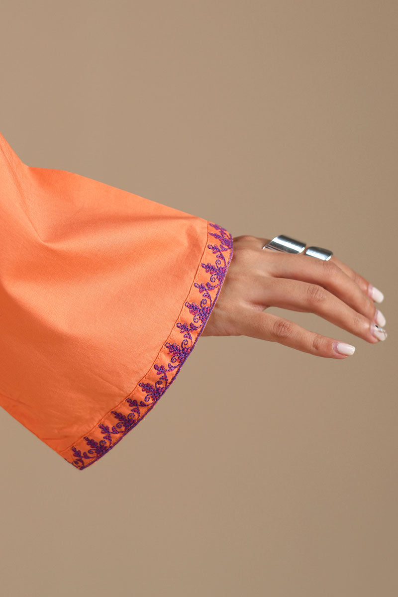 Ivory Whisper Kurti