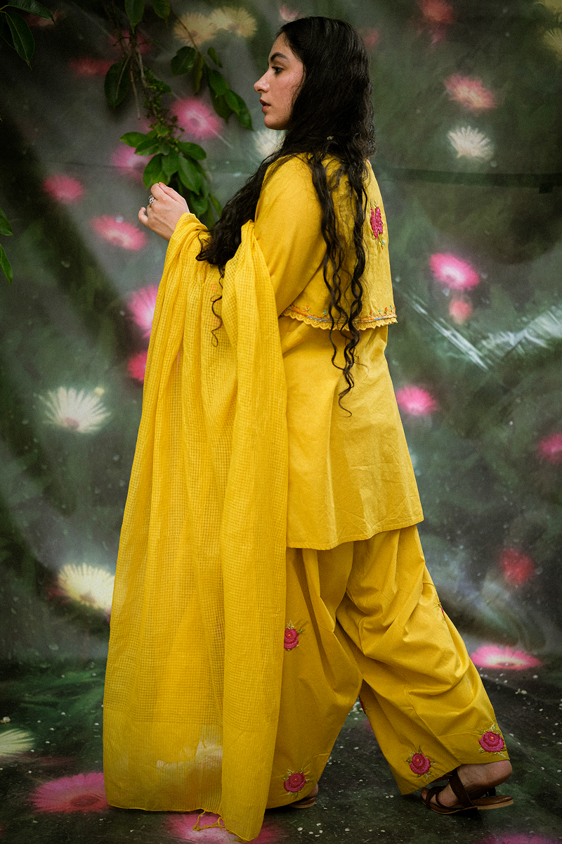 Hand-Crafted Rosettes Reverie Ensemble