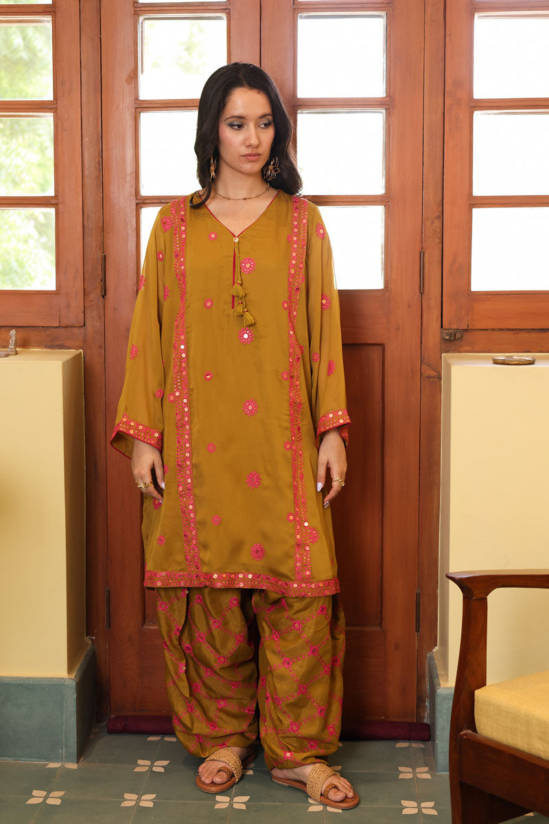 Sheesh Nur Embroidered Set