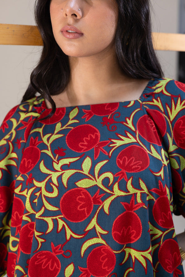 Anar Rang Suzani Set