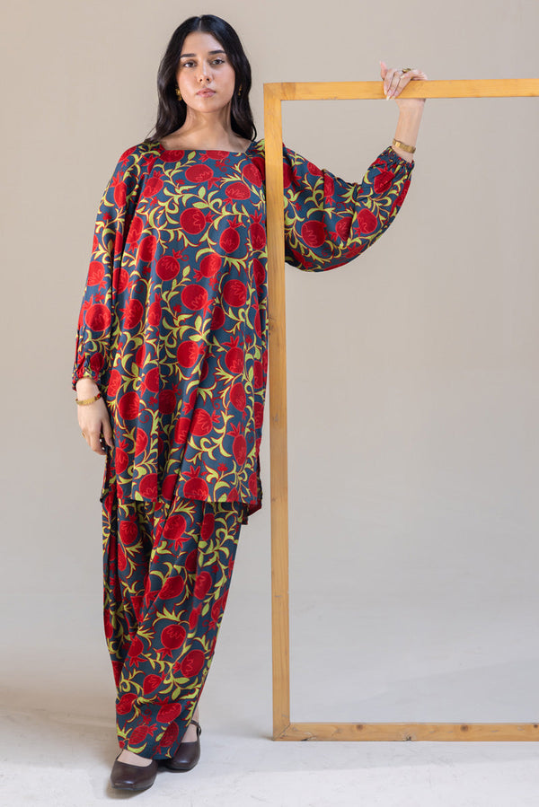 Anar Rang Suzani Set