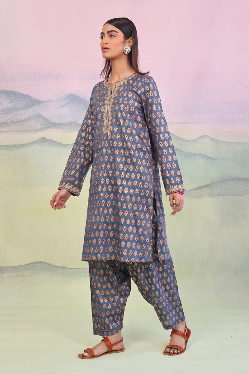 Sunehri Shalwar Kameez