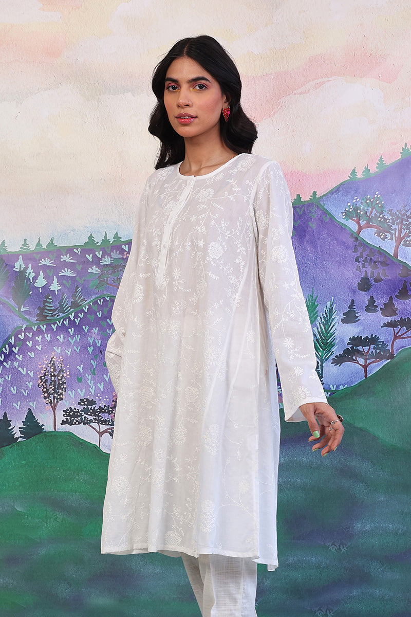 Bahar Embroidered Safaida Kurta