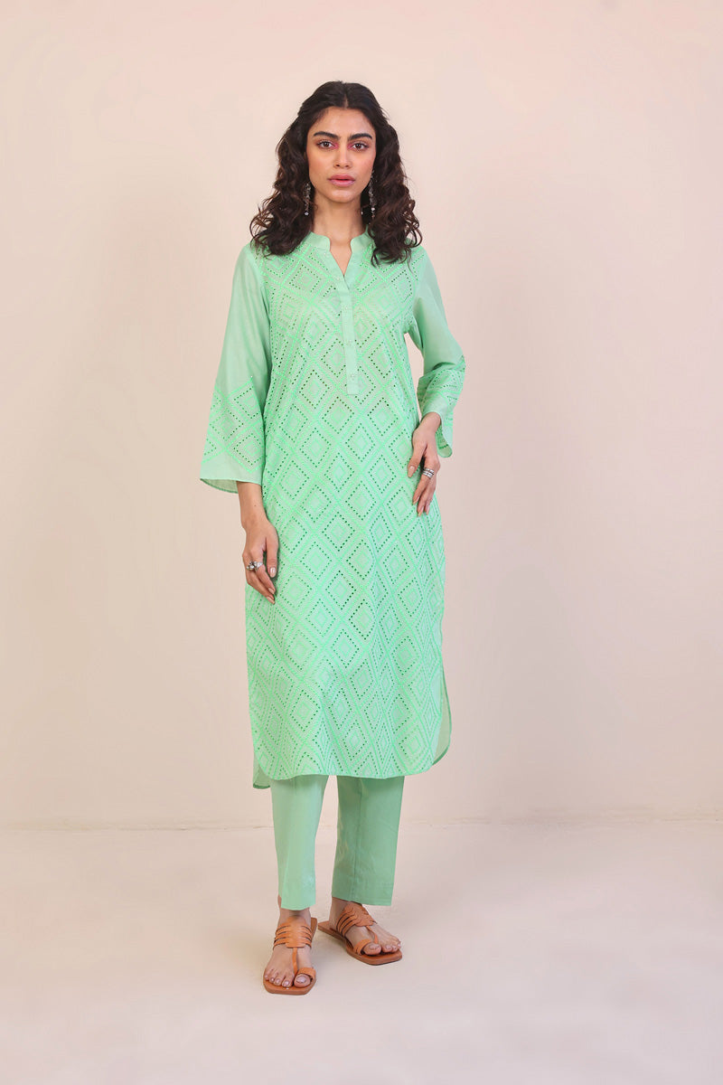 Summer Breeze Embroidered Set