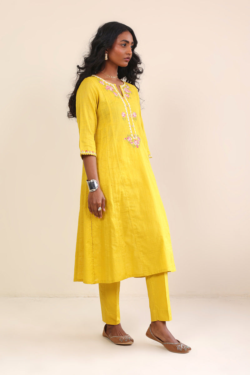 Sunehri Phool 2-Piece Suit