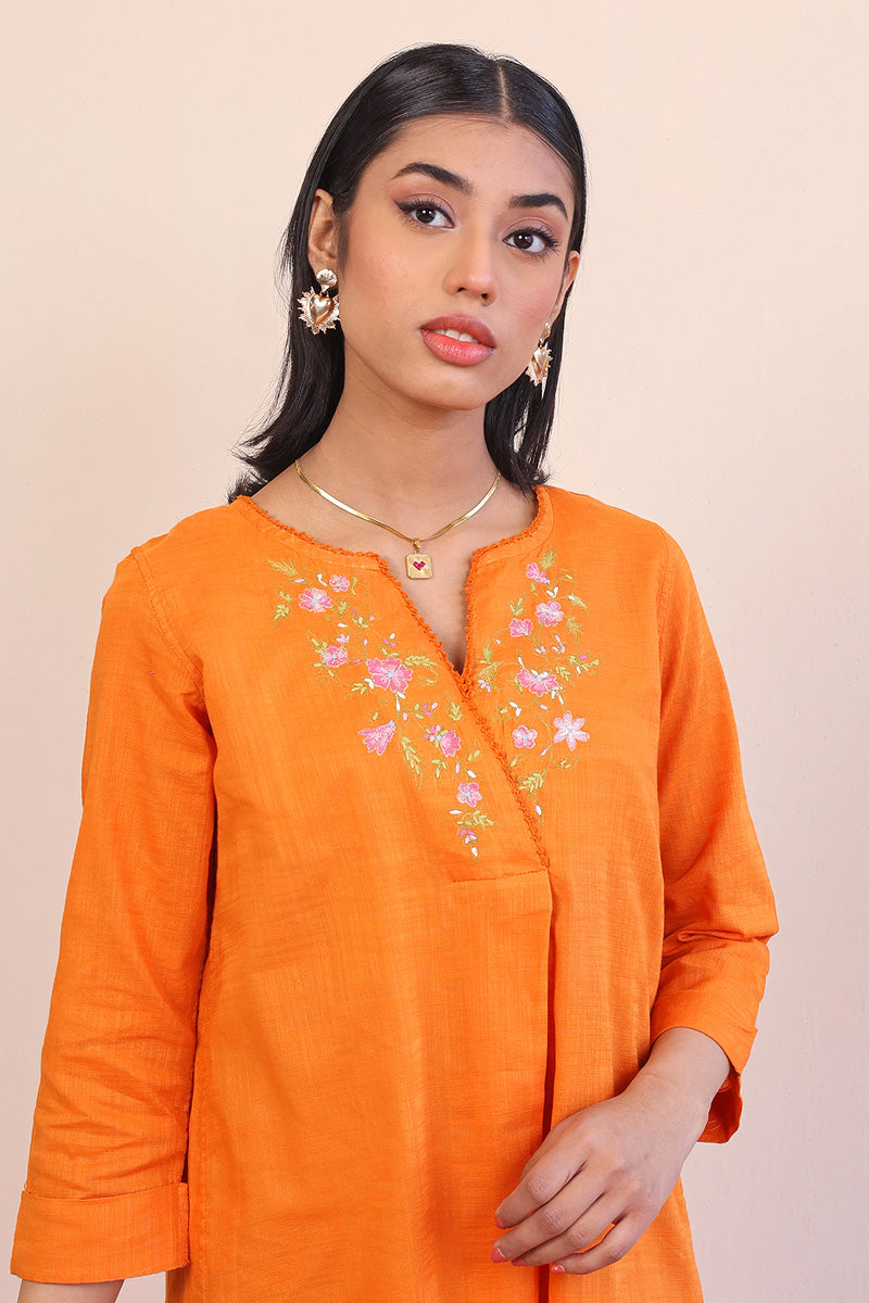 Sunehri Phool Embroidered Kurti