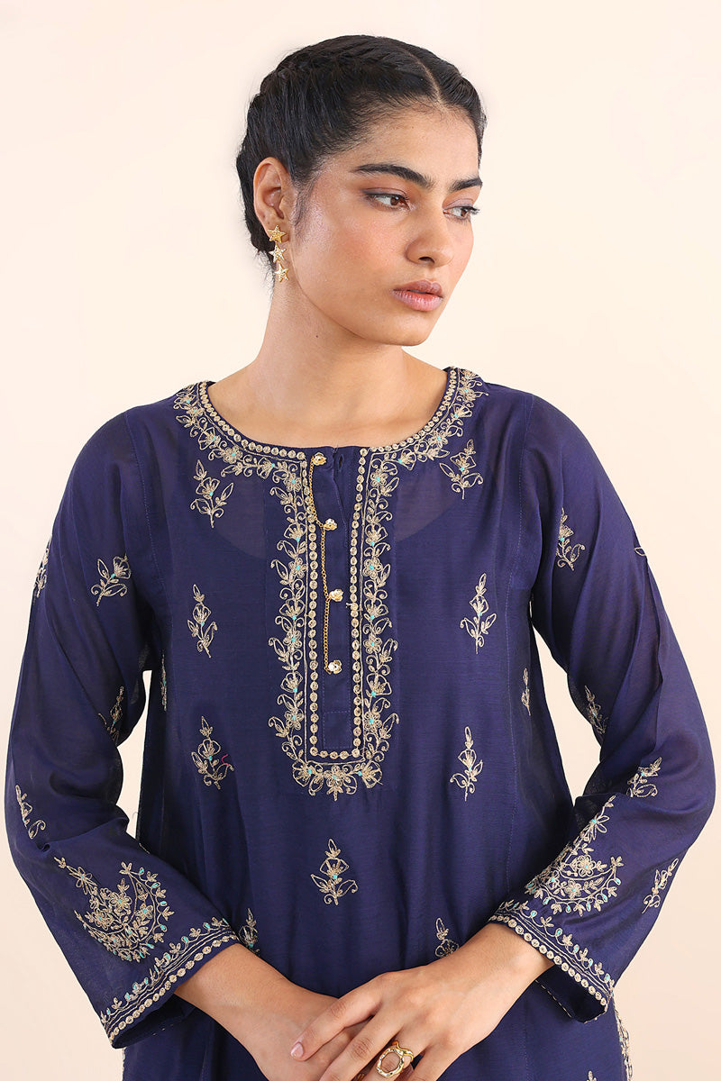 Shehzaadi Embrodiered Suit