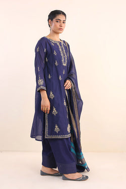 Shehzaadi Embrodiered Suit