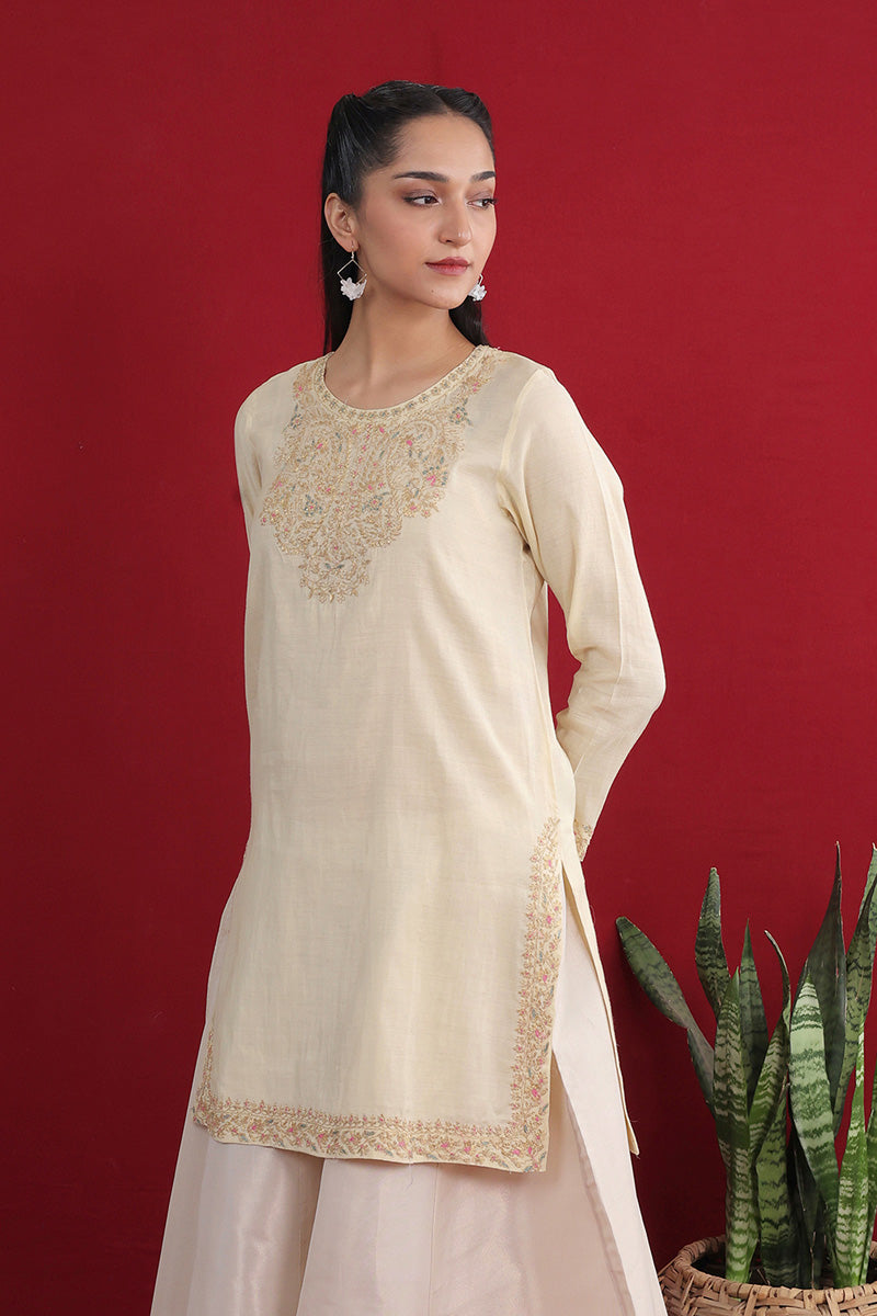 Shehzaadi Embroidered Kurti