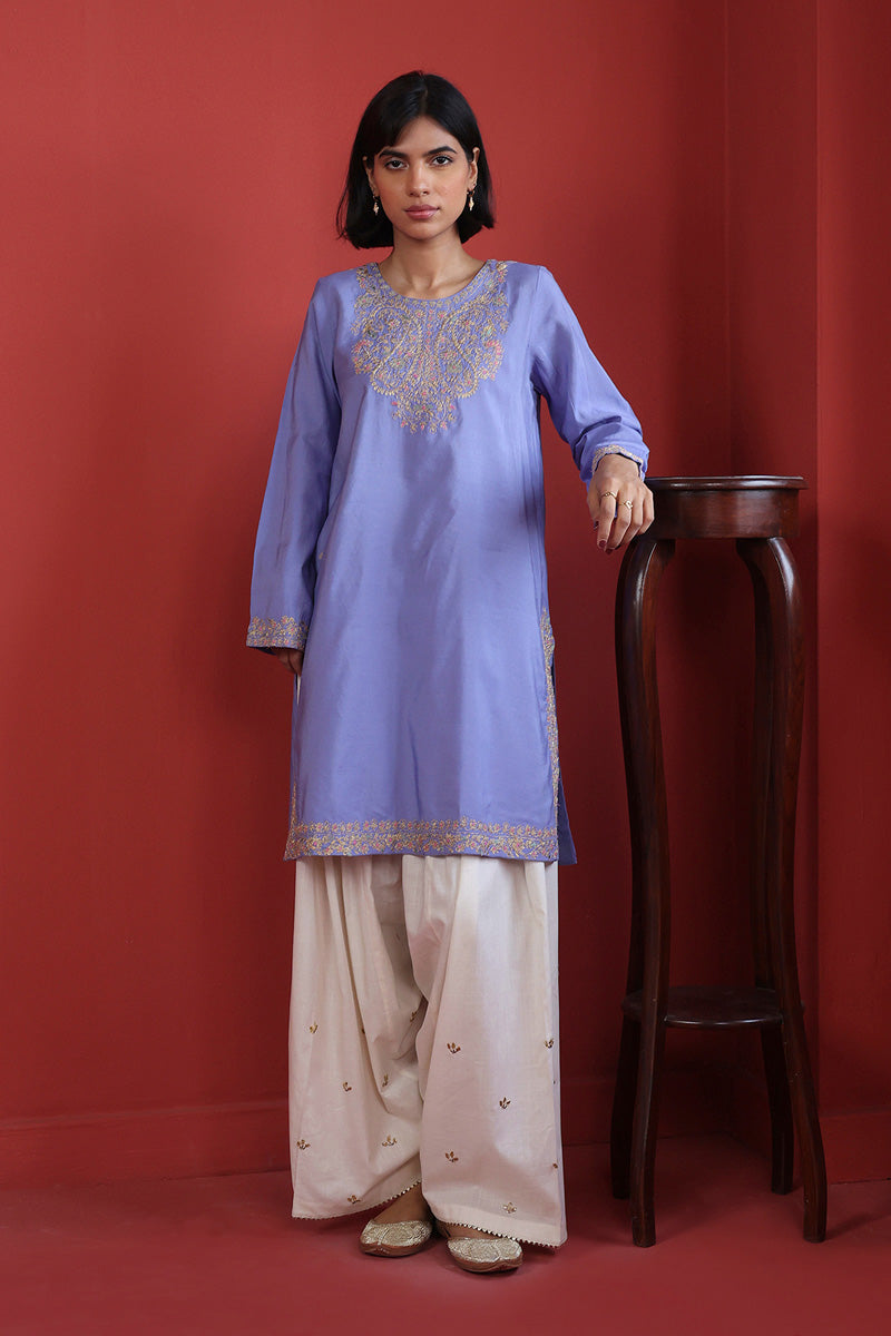 Shehzaadi Embroidered Kurti