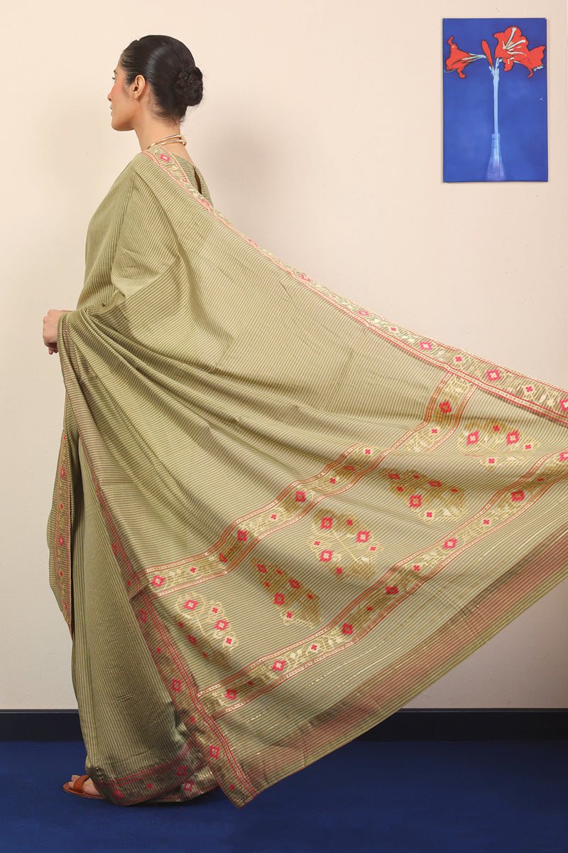 Pathani Peekaboo Sari