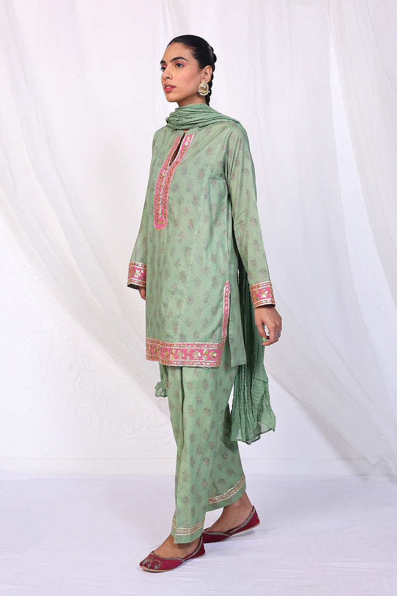 Timeless Romance Gota 3-Piece Suit