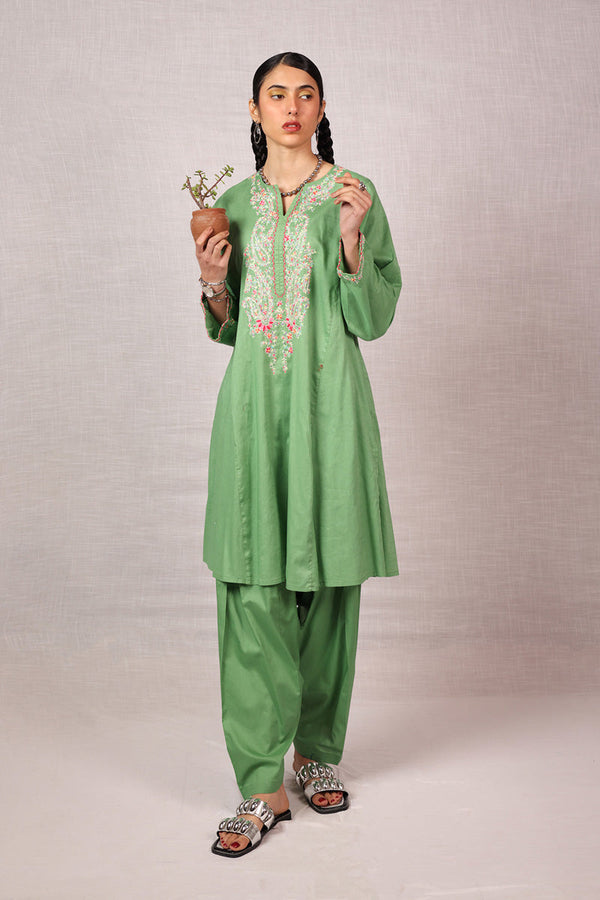 Waadi-e-Farhang Suit