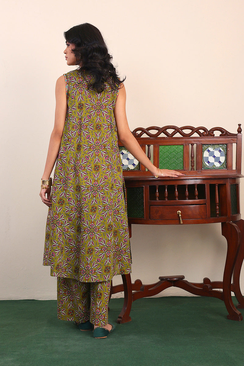 Turkksh Delight Embroidered 2-Piece
