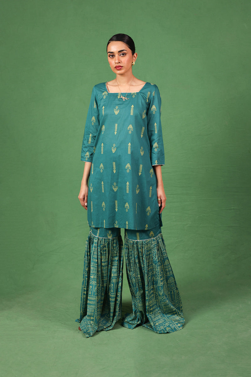 Egyptian Mukesh Essence Suit