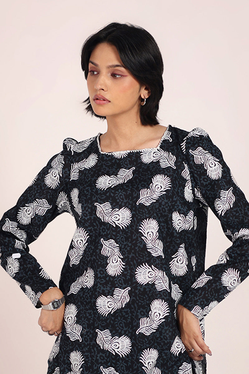 Feather Flow Whim Ensemble