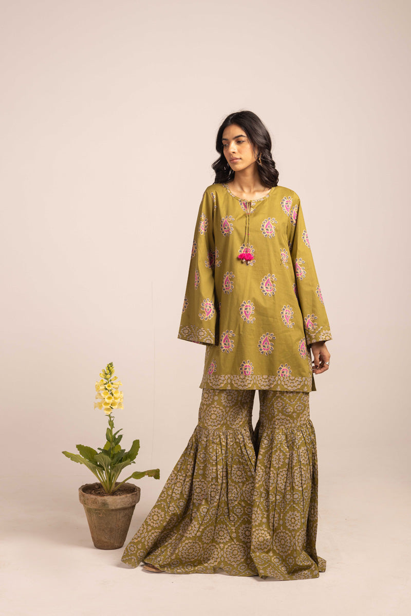 Gotta Glow Gharara Ensemble
