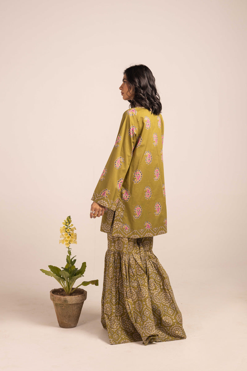 Gotta Glow Gharara Ensemble