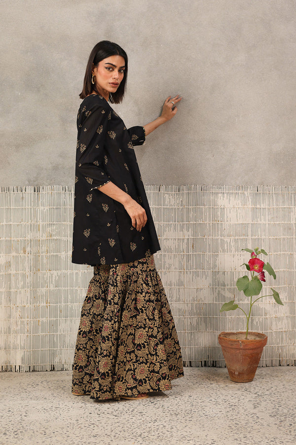 Jacquard Majesty Gharara Suit