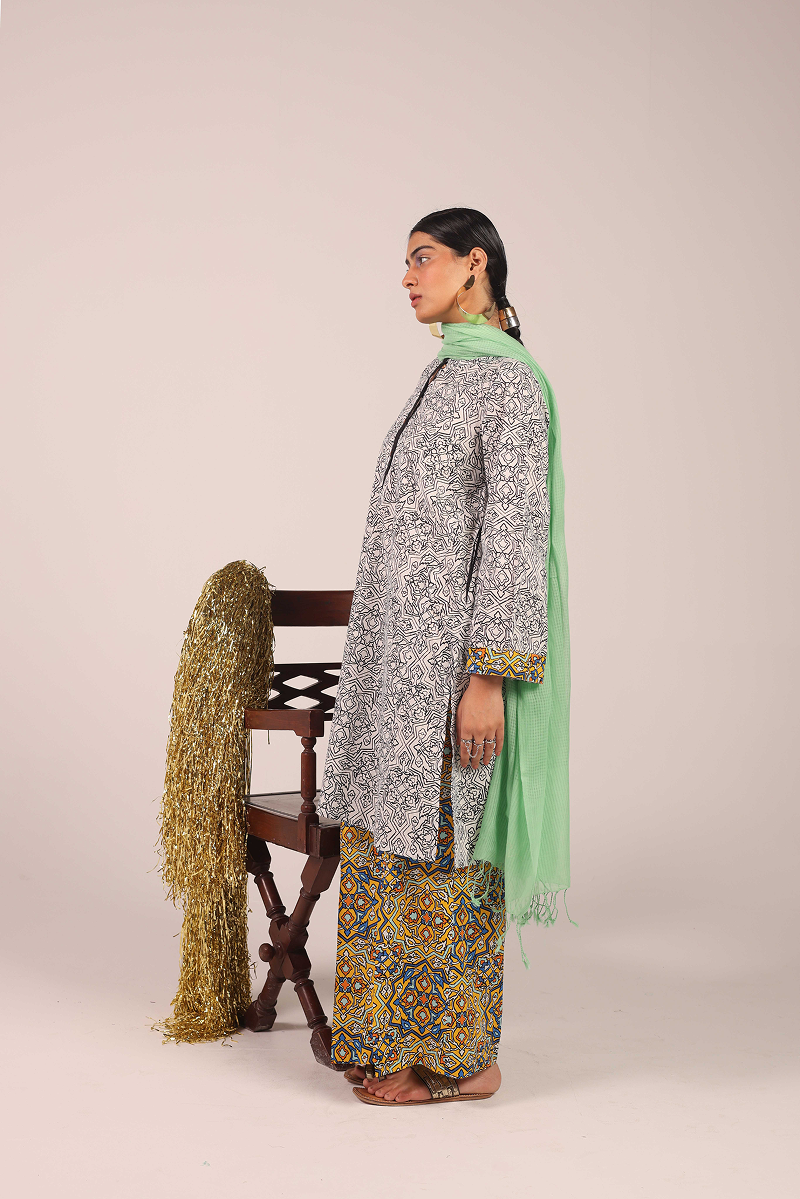 Persian Tiles Chic Ensemble