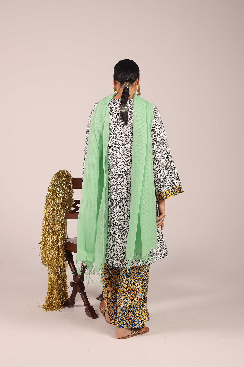 Persian Tiles Chic Ensemble