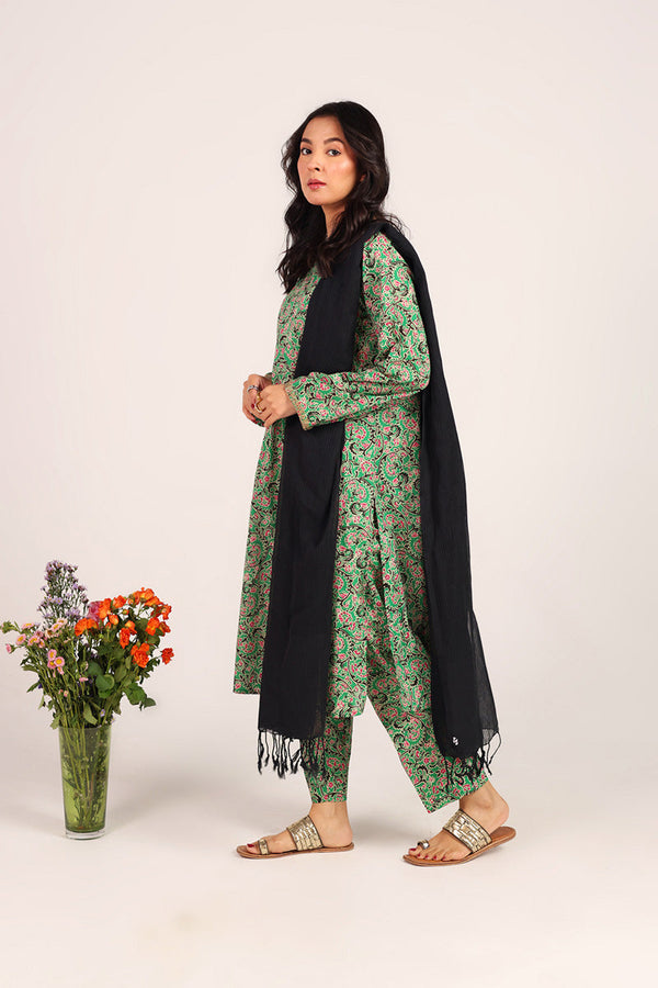 Saru Luxe Thread Gharara Set
