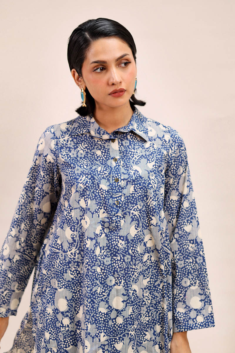 Collared Gul E Aqs Ensemble