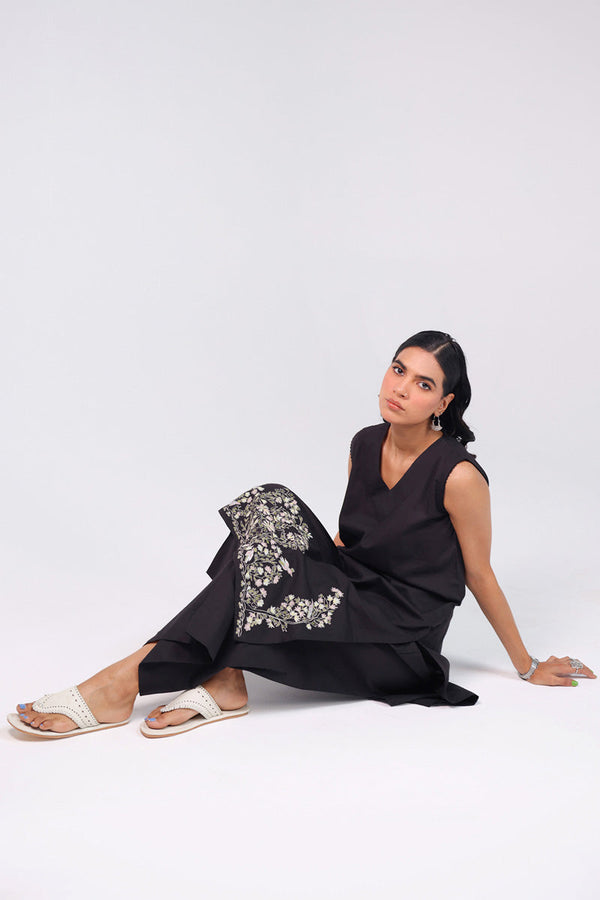 Faras Embroidered Duo Set