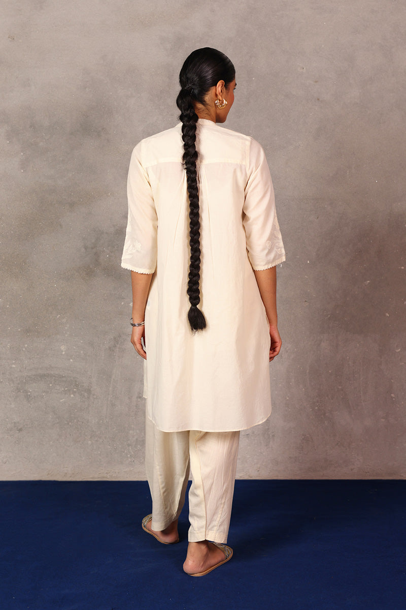 Nureh Safaid Dastan Set