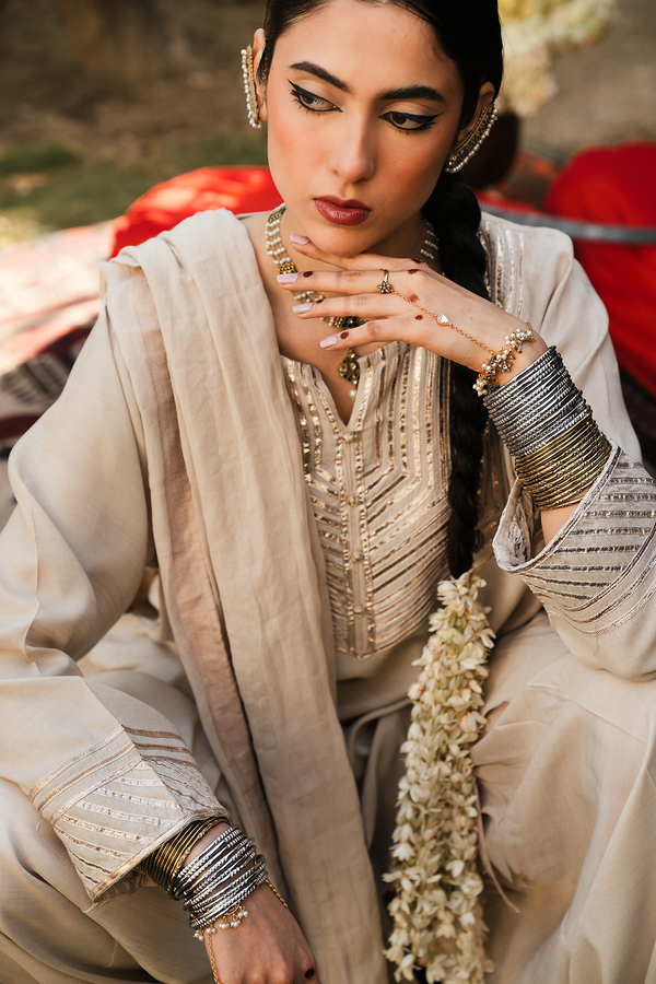 Sunehri Naqsh Zareen Suit