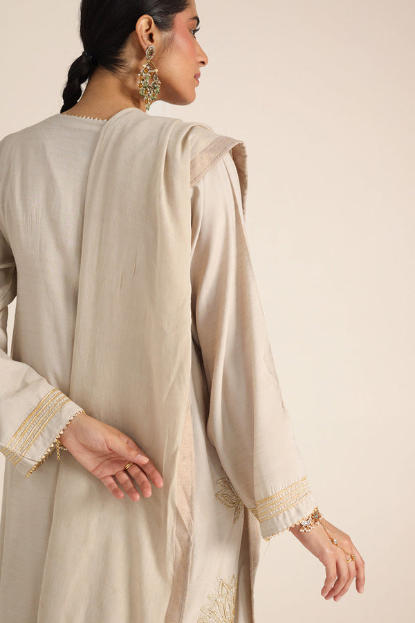 Zareen Kamal Dastan Suit