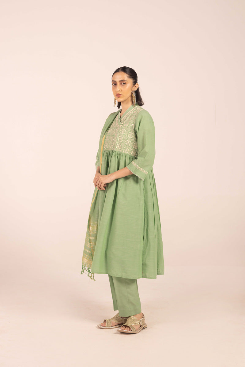 Aina Aangan Suit