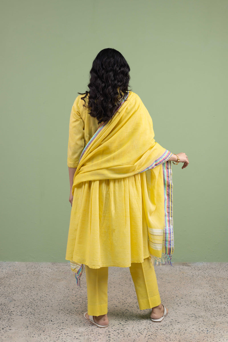 Aina Aangan Suit
