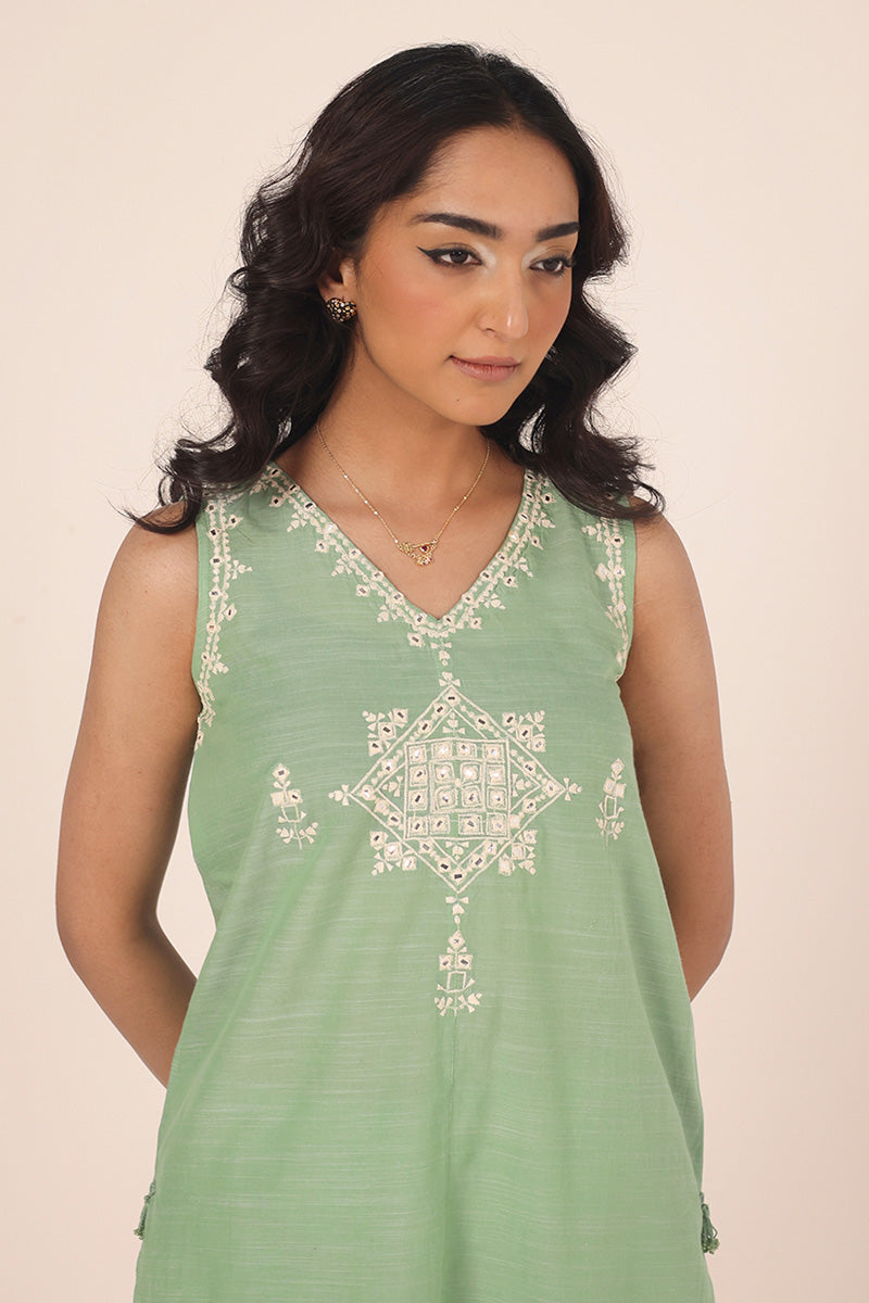 Aina-e-Mehmal Suit