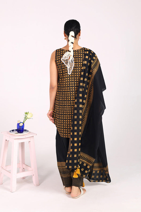 African Charm Block-Print Heritage Ensemble