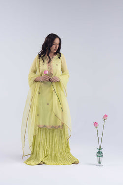 Mahrani Naqsh-e-Zar 3 Piece Suit
