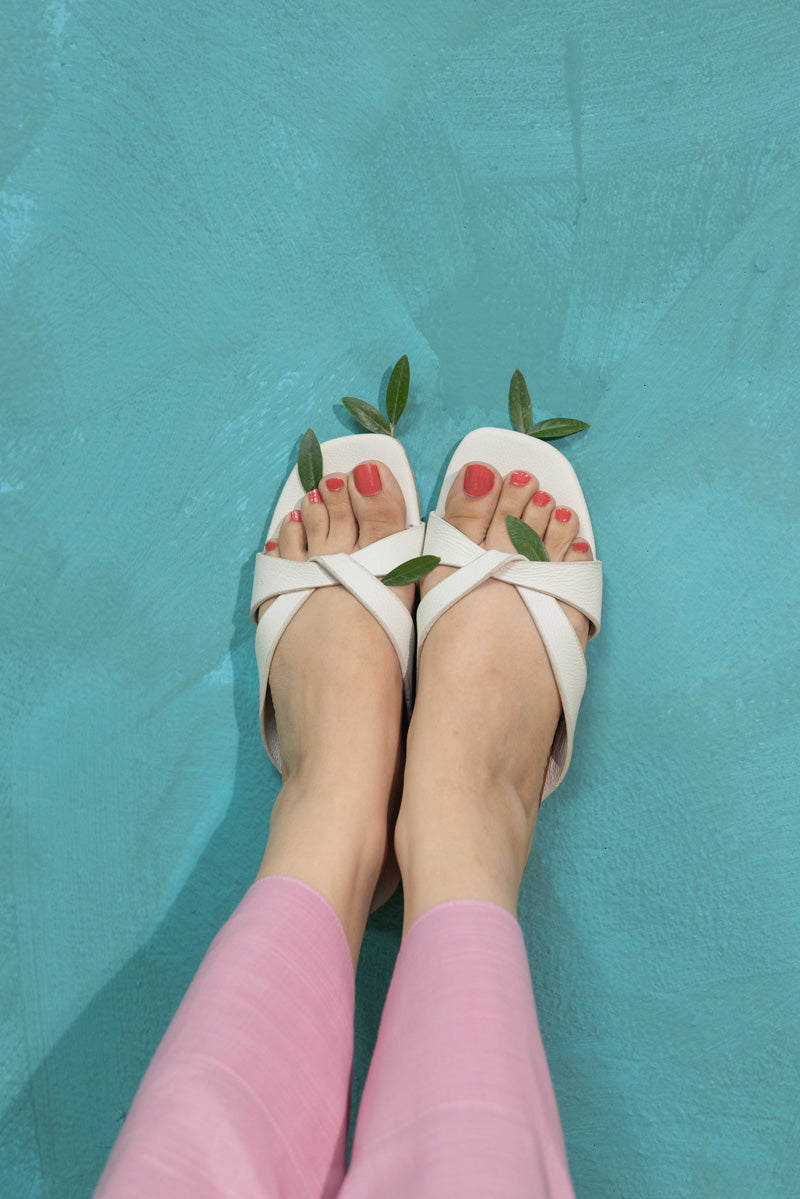 Safed Cross-Strap Leather Slides