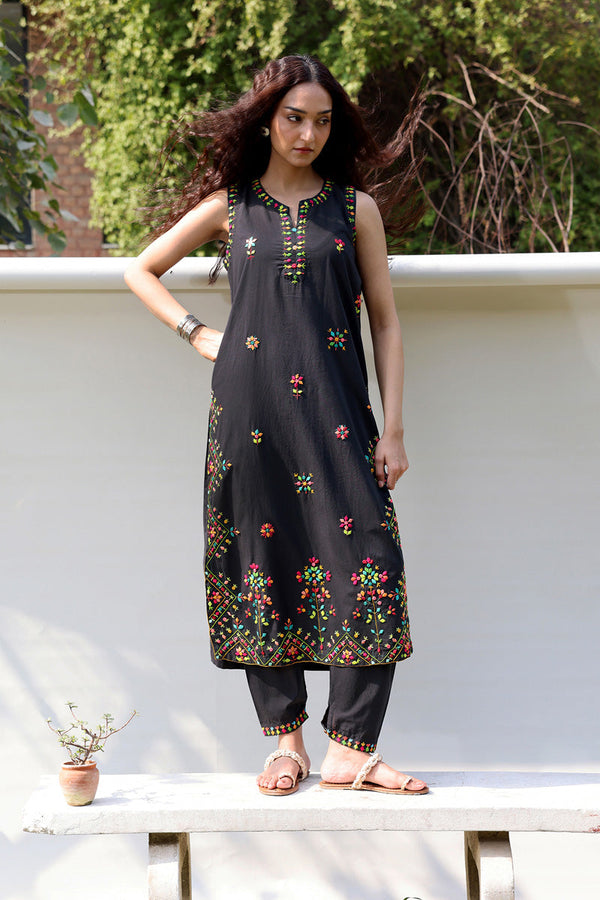 Hand Embroidered Patti Set