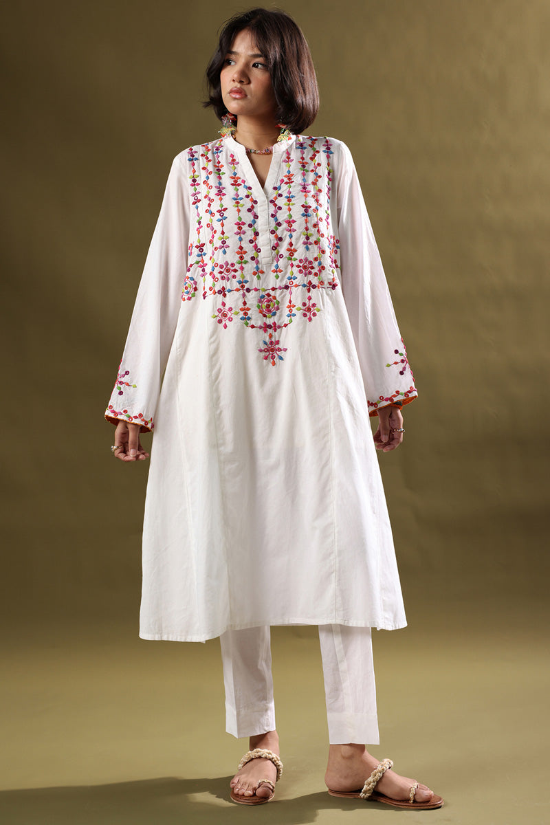 Hand-Crafted Tukri Set