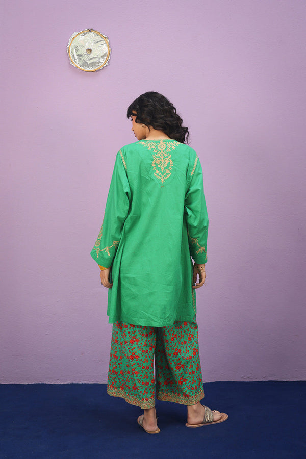 Gilded Glam Gold Thread Ensemble