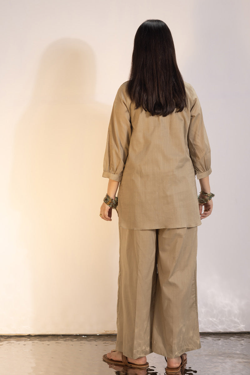 beige