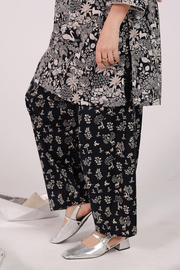 Forgotten Fables Tasseled Set