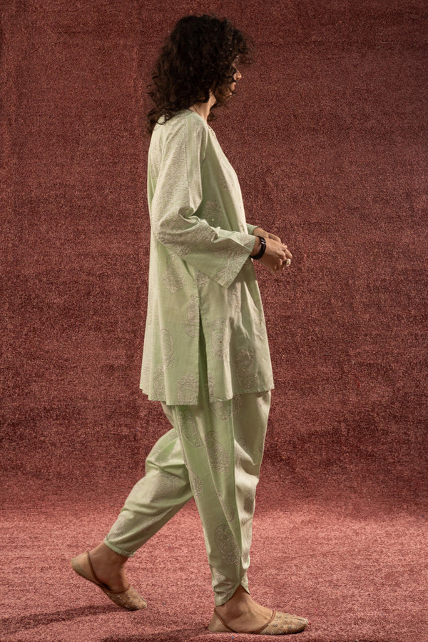 Soft Paisley Tulip Edit Set