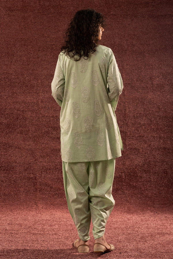 Soft Paisley Tulip Edit Set