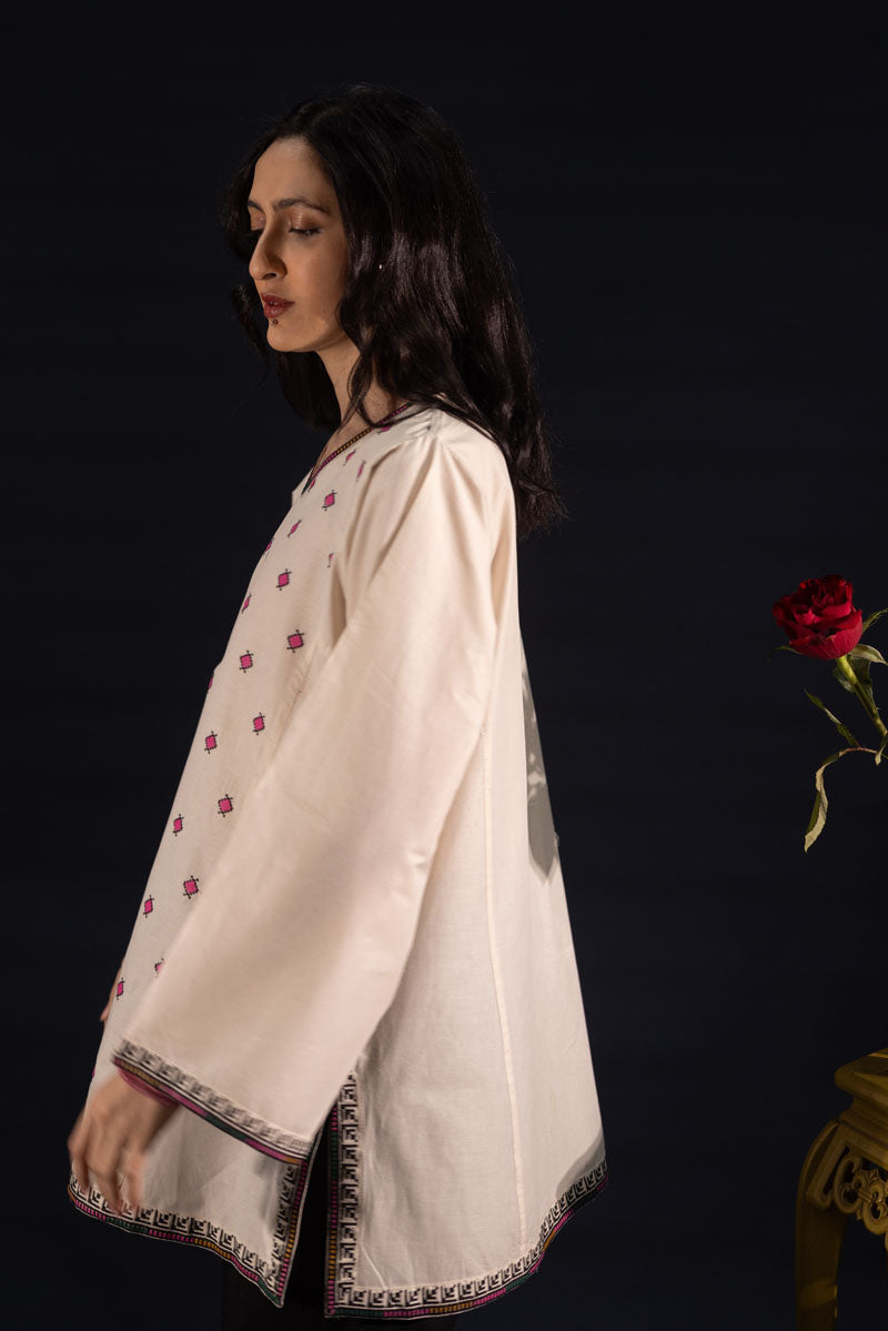 Blush Whisper Kurti