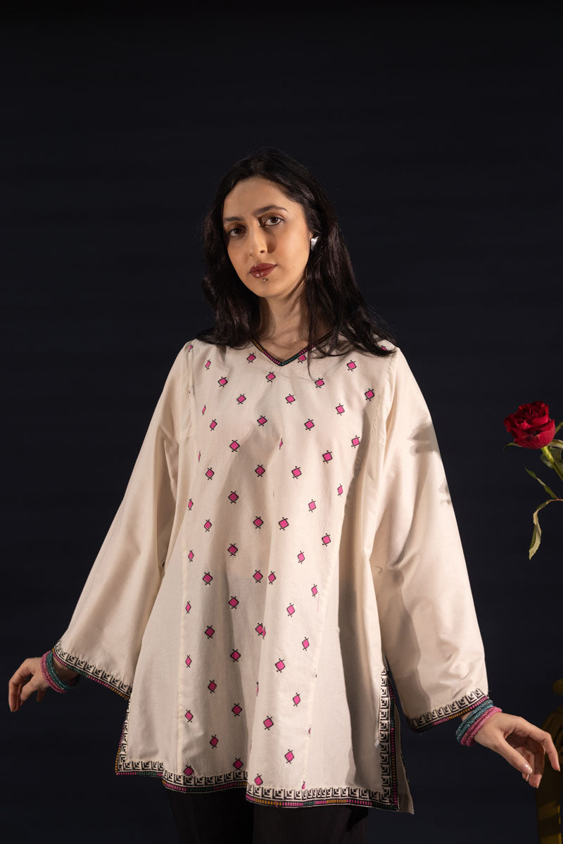 Blush Whisper Kurti